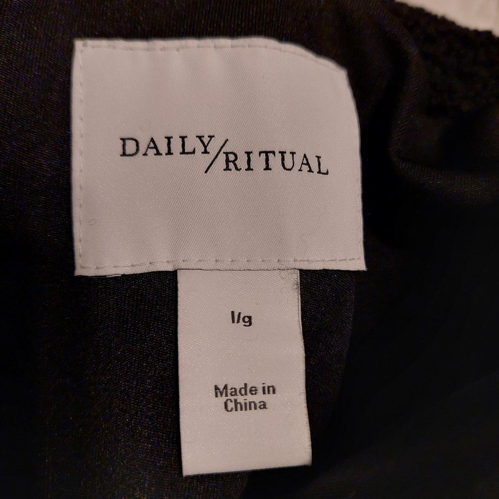Daily Ritual Sweatshirt - Picture 4 of 6